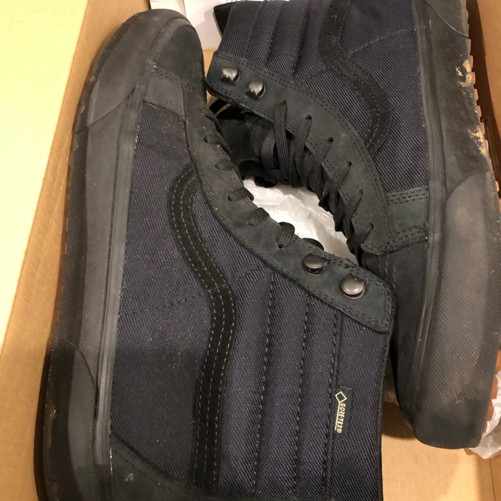 Vans SK8-Hi Gore-Tex Blackout. Used, Size 10.5.